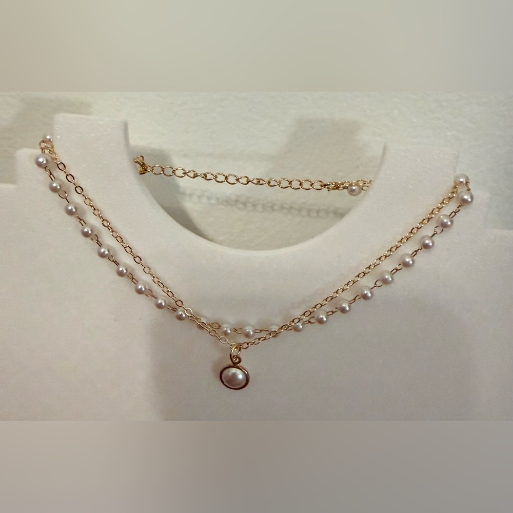 Elegant Gold and Pearl anklet